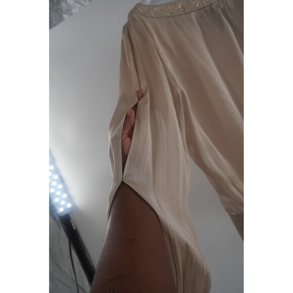 White House Black Market Beige Embellished Long Sleeve Keyhole silk Blouse Sz 6 - Picture 5 of 12